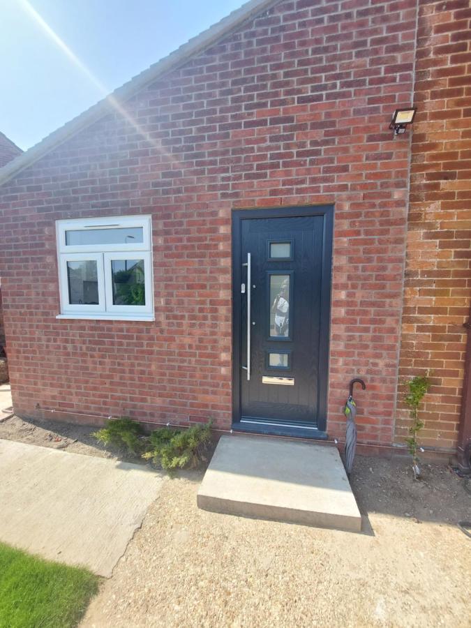 New, Stylish Studio Flat With Private Patio And Free On-Street Parking Check Out At 11Am Bournemouth Exterior foto