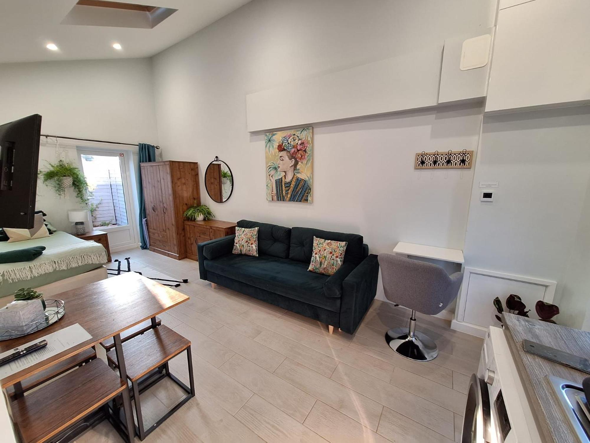 New, Stylish Studio Flat With Private Patio And Free On-Street Parking Check Out At 11Am Bournemouth Exterior foto